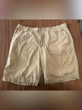 Columbia men’s 36” cotton Khaki gorpcore Shorts vintage activity outdoorsmen